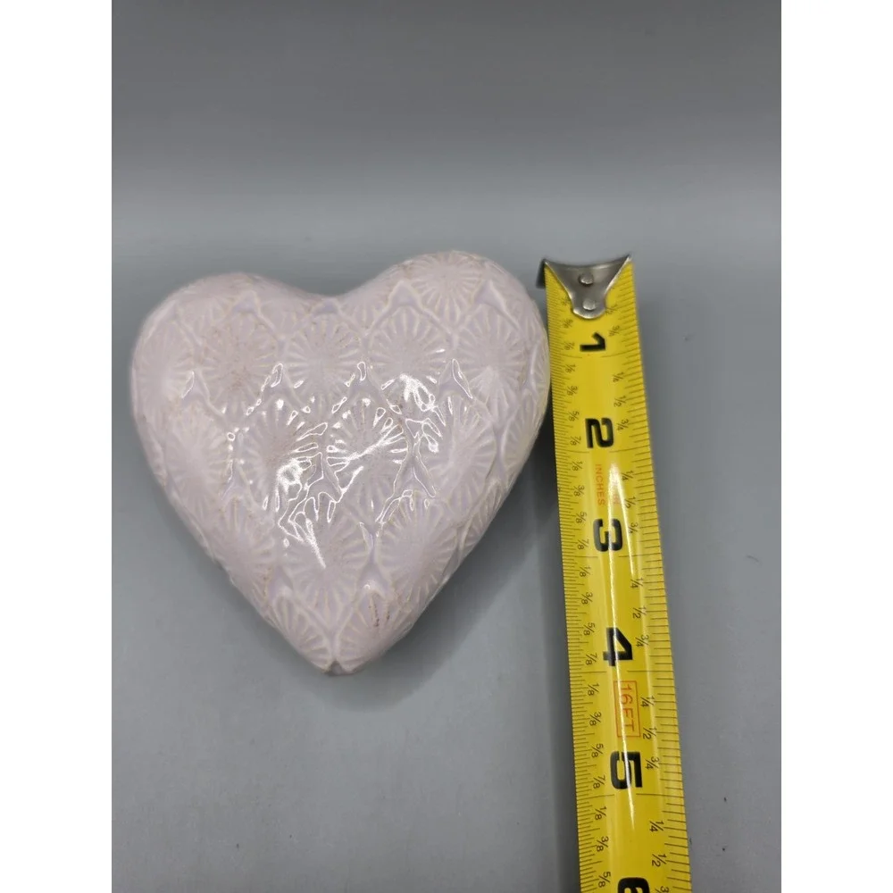 Pink Ceramic Heart Bud Vase Floral Embossed Decorative Accent © 2021